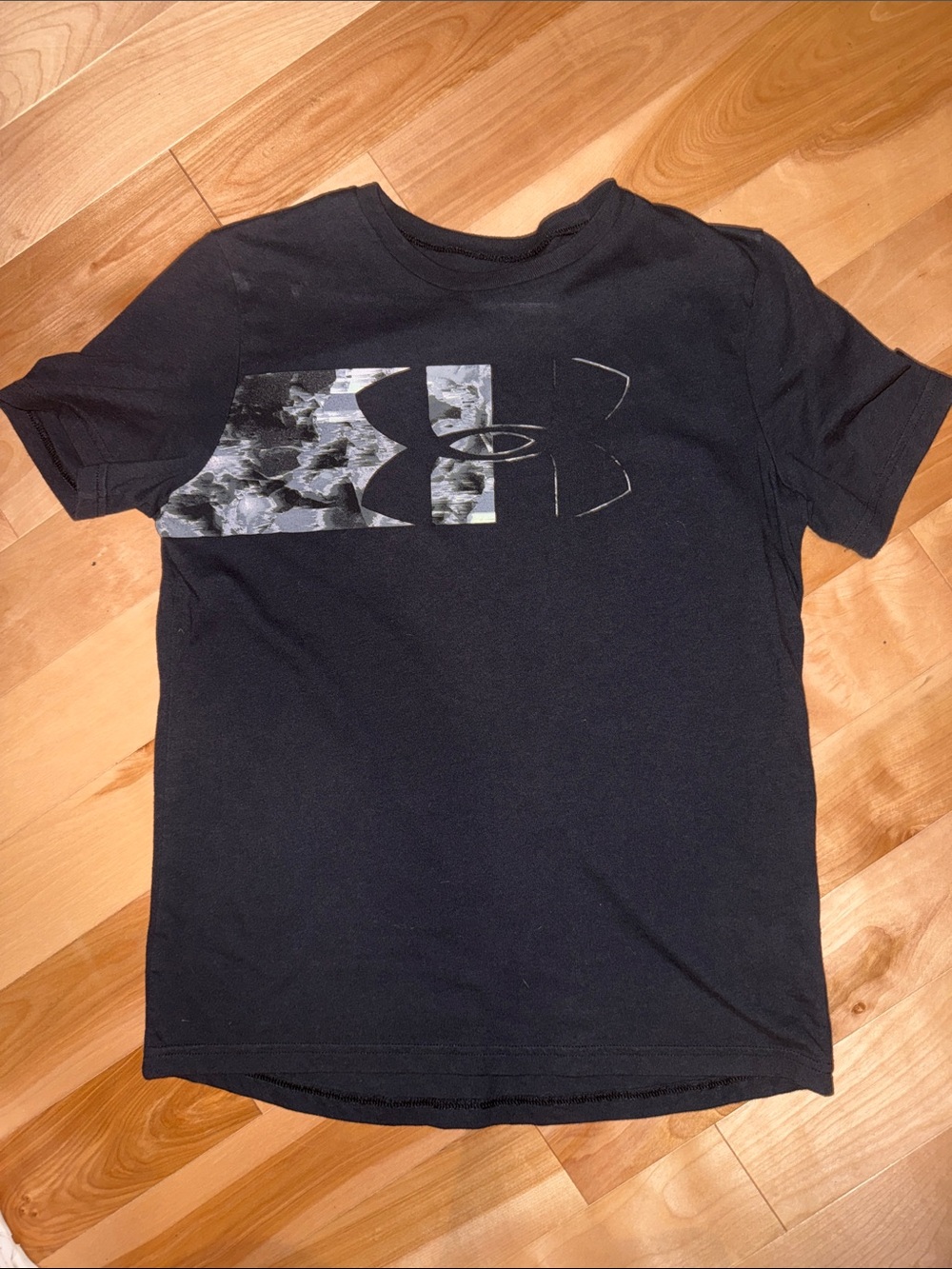Under Armour Black Logo Graphic Short Sleeve Shirt YXL EUC